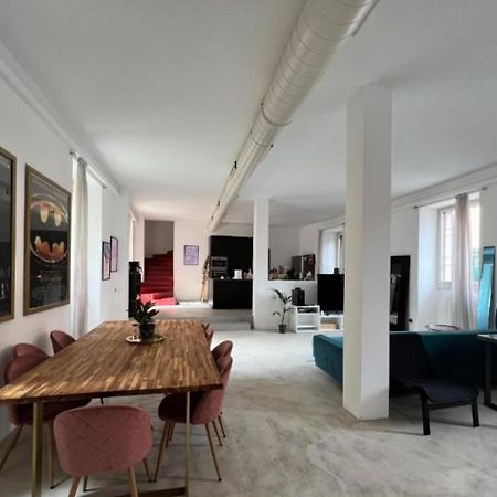 Вилла La Casa Di Wayne Колоньо-Монцезе Экстерьер фото